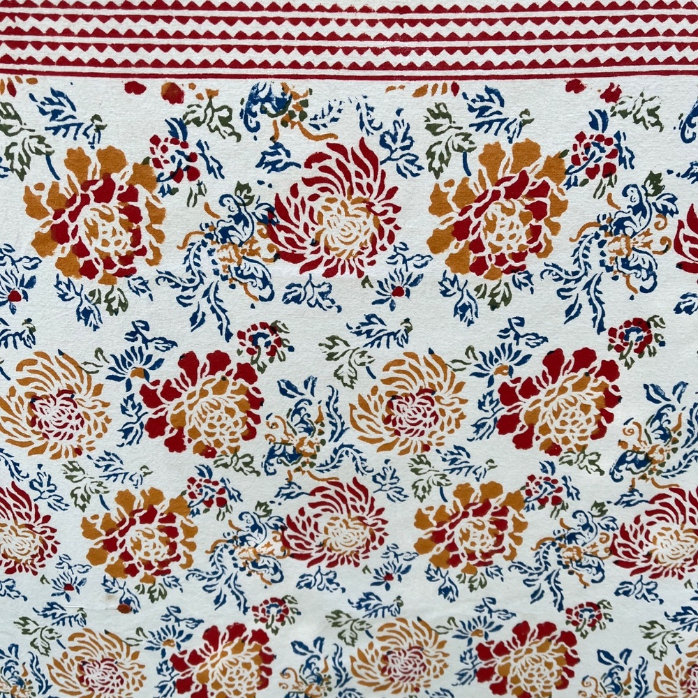 Natural Habitat tablecloth. - Picture 3 of 6